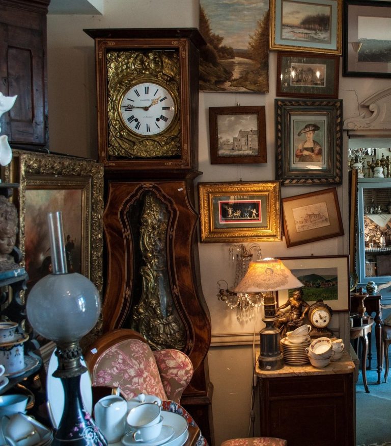 Antiques and Collectibles We buy antiques, fossils, jewelry, coins and collectibles